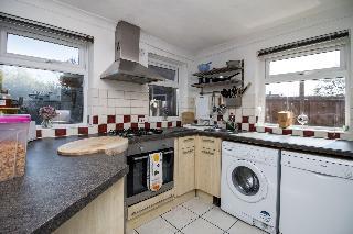 Гостиница Lovely Rooms In A Quiet Place Of Woking