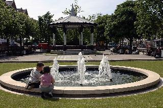 Гостиница The Warwick Southport