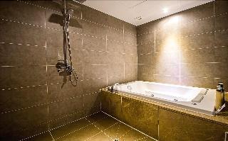 Hotel Yeow-B
