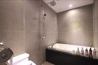 Hotel Yeow-B