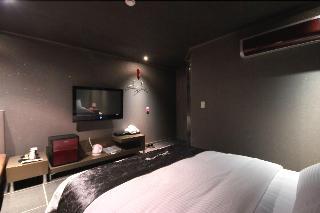 Hotel Yeow-B