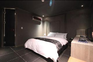 Hotel Yeow-B