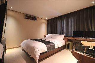 Hotel Yeow-B