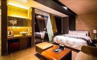 Hotel Yeow-B