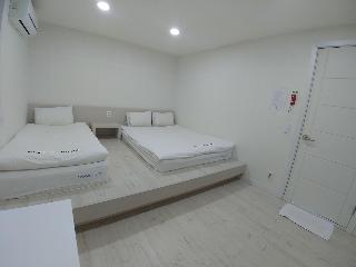 Гостиница Ekonomy Hotel Yeosu