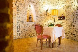 Гостиница Castello Di Altomonte