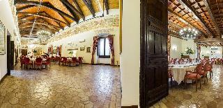 Гостиница Castello Di Altomonte