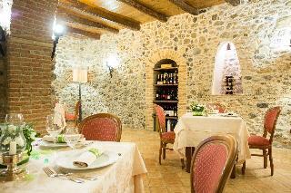 Гостиница Castello Di Altomonte