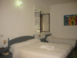 Hotel La Via Del Mare