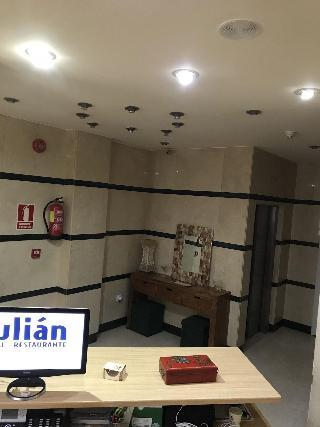 Гостиница Hostal Julian