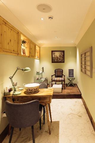Гостиница The Whispering Pine Lodge