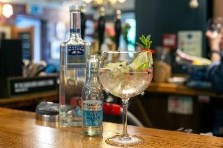 Гостиница The Cowdray Arms