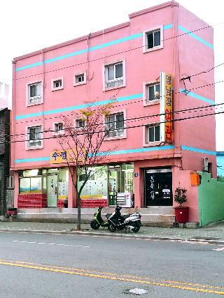Гостиница Youngnamjang Yeokwan
