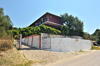 Гостиница Studios Dimitris Giatras