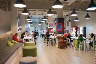 Гостиница Hola Hostal Eixample