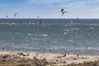Гостиница Hotel & Spa Les Bains de Camargue by Thalazur