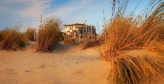 Гостиница Hotel & Spa Les Bains de Camargue by Thalazur