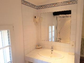 Hotel B&B With Charm - Quiet With Kitchen & sw Pool