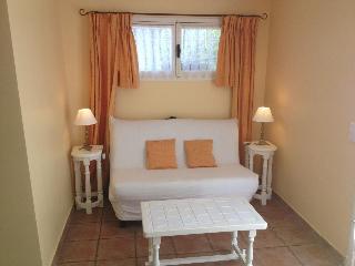 Hotel B&B With Charm - Quiet With Kitchen & sw Pool