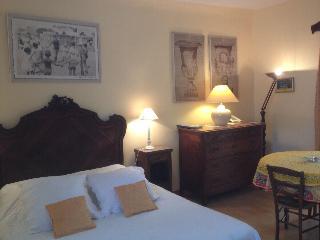 Hotel B&B With Charm - Quiet With Kitchen & sw Pool