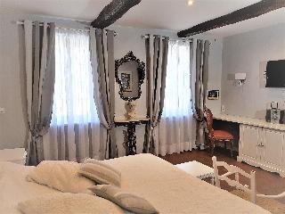 Hotel B&B With Charm - Quiet With Kitchen & sw Pool