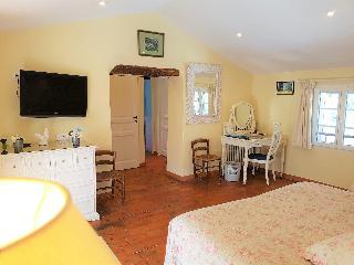 Hotel B&B With Charm - Quiet With Kitchen & sw Pool