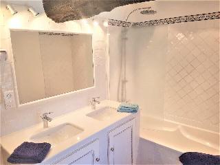 Hotel B&B With Charm - Quiet With Kitchen & sw Pool