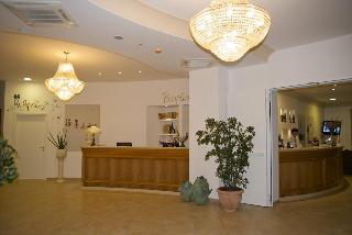 Гостиница Sovrana Hotel & Re Aqva SPA
