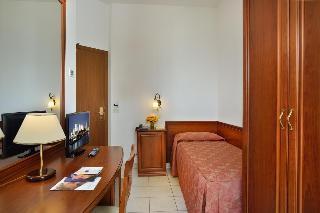 Гостиница Sovrana Hotel & Re Aqva SPA