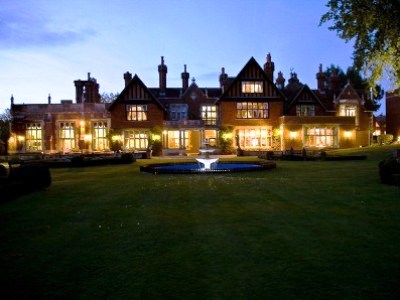 Hotel Macdonald Elmers Court Resort