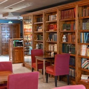 Biblioteka Boutique-Hotel