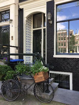 Гостиница The Place 2 Bnb