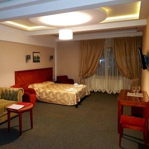 Hotel Happy Inn on Alpiyskiy