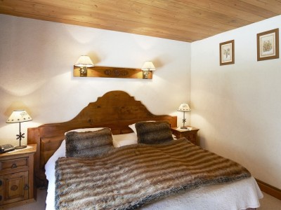 Гостиница Les Chalets De La Serraz