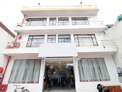 Гостиница OYO 16694 Hotel Kb Square
