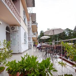 Rich Hotel
