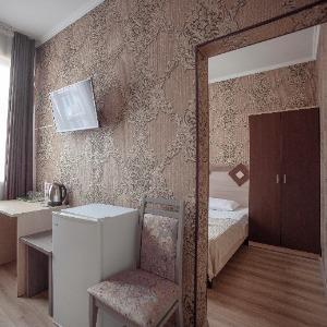 Rich Hotel