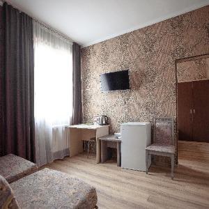 Rich Hotel