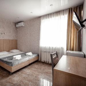 Rich Hotel
