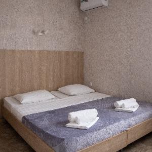 Rich Hotel