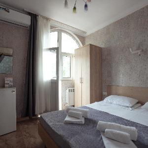 Rich Hotel