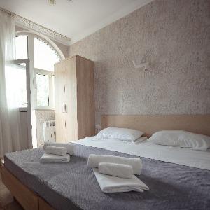 Rich Hotel