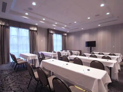 Гостиница Hampton Inn And Suites University Area