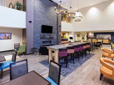 Гостиница Hampton Inn Suite/University Town Centre
