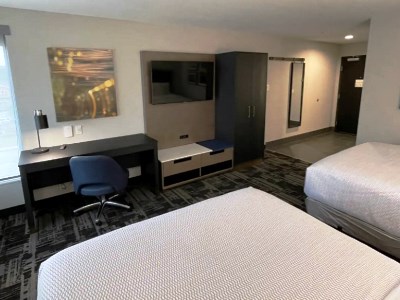 Гостиница La Quinta Inn And Suites Near Notre Dame