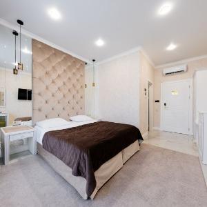 Hotel Monarch