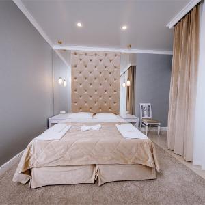 Hotel Monarch