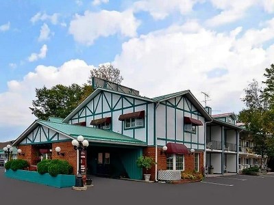 Гостиница Super 8 Gananoque/Country Squire Resort