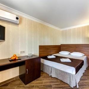 Hotel Azaria