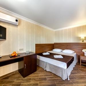 Hotel Azaria